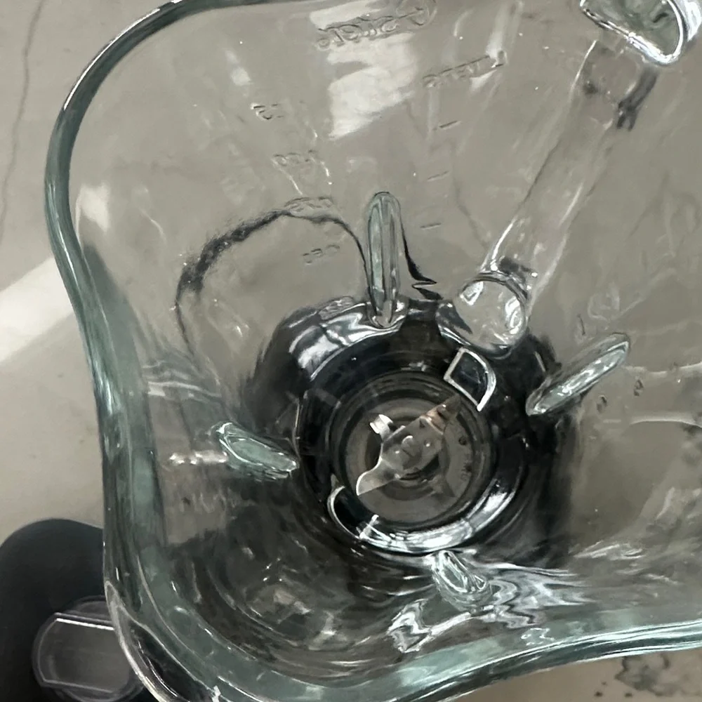 Oster Black Blender with Clear Glass Jar